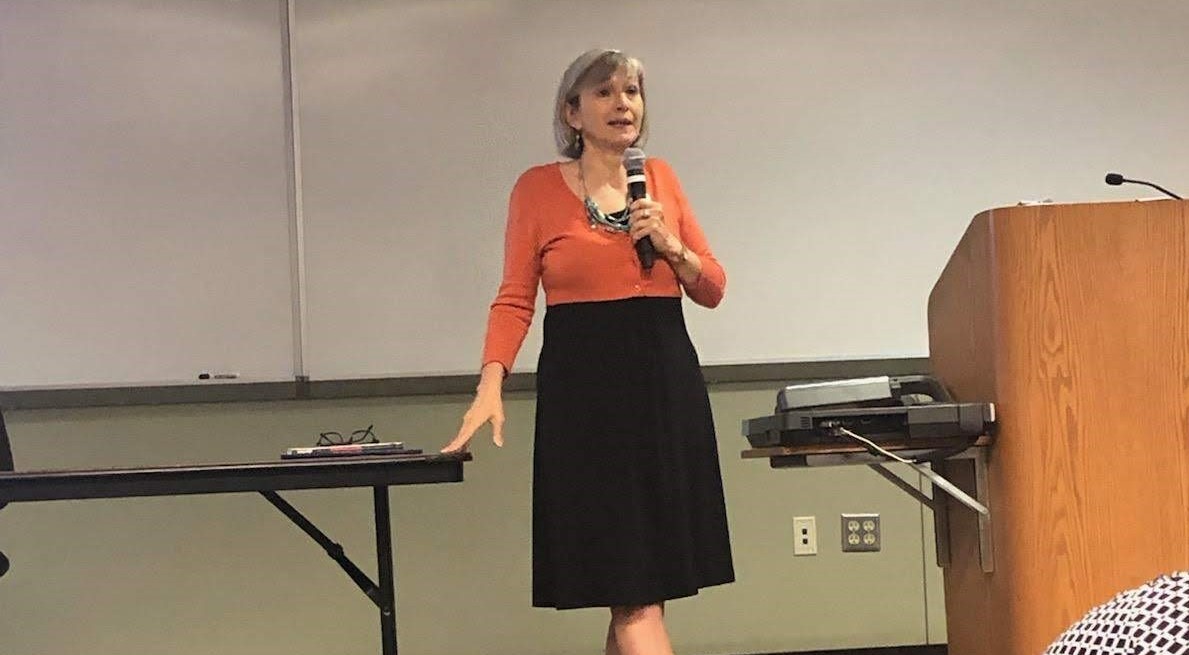 Author Lila Quintero Weaver visits VSU, discusses memoir "Darkroom" The Spectator